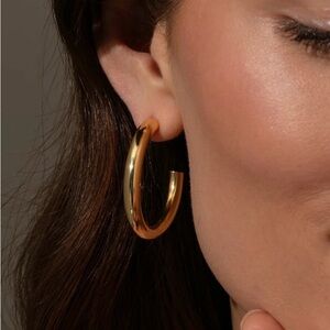 NEW Uncommon James Gold Effortless Tube Hoop Earrings